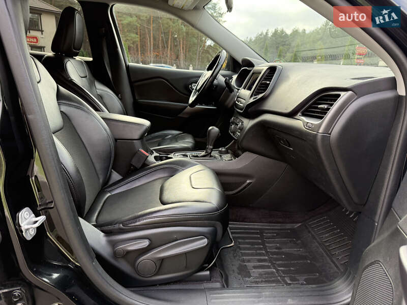 Внедорожник / Кроссовер Jeep Cherokee 2018 в Киеве