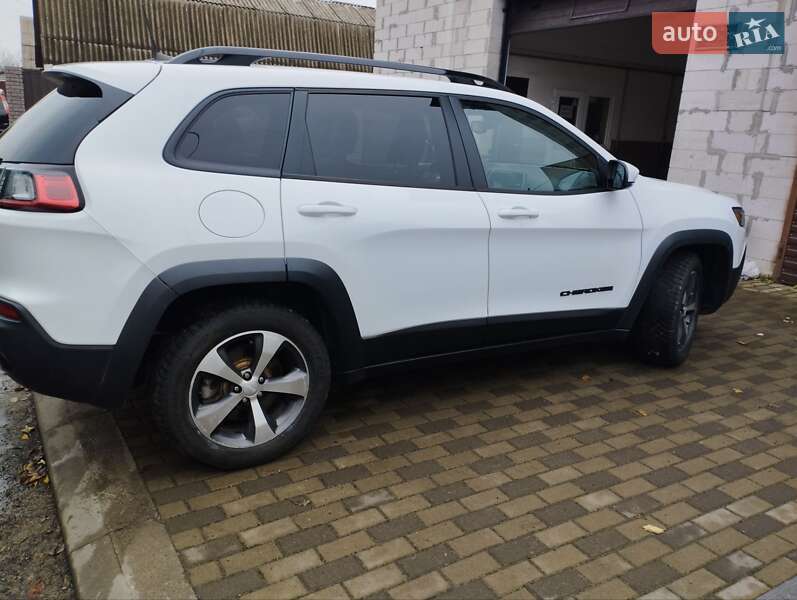Позашляховик / Кросовер Jeep Cherokee 2020 в Гостомелі