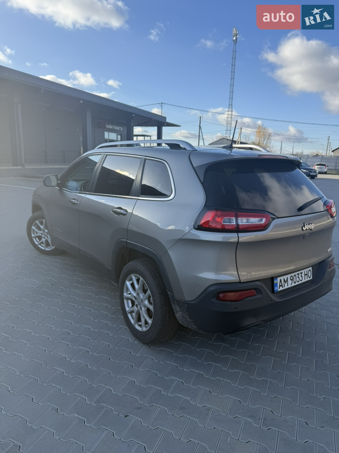 2017 Jeep Cherokee - мініатюра 2