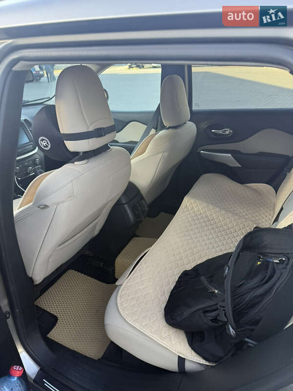 Позашляховик / Кросовер Jeep Cherokee 2017 в Житомирі