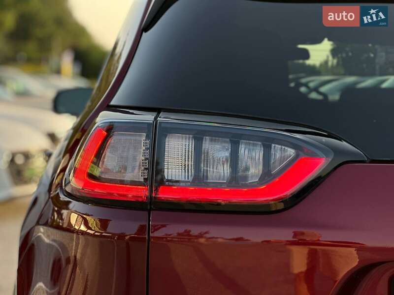 Внедорожник / Кроссовер Jeep Cherokee 2018 в Киеве