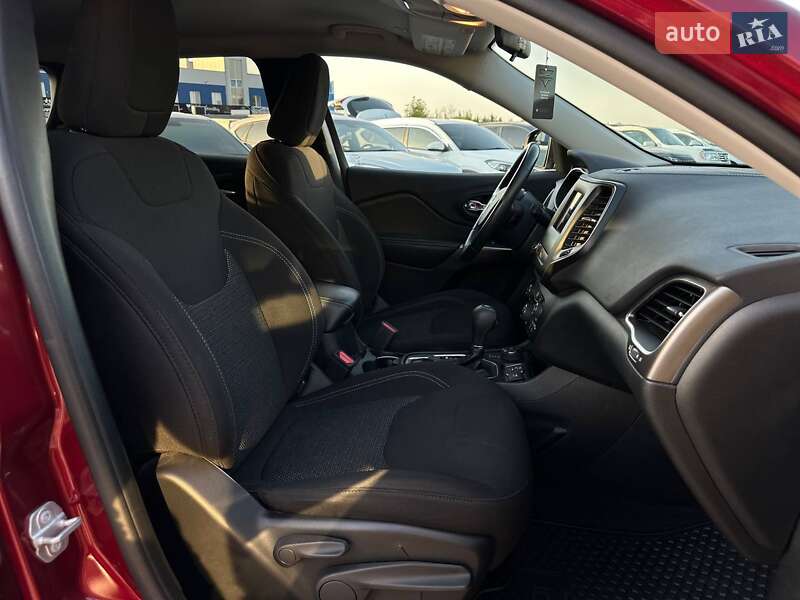 Внедорожник / Кроссовер Jeep Cherokee 2018 в Киеве