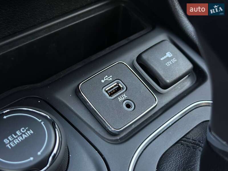 Внедорожник / Кроссовер Jeep Cherokee 2018 в Киеве