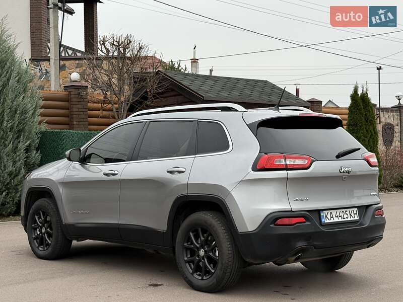 Внедорожник / Кроссовер Jeep Cherokee 2016 в Борисполе