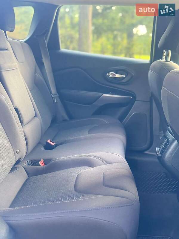 Внедорожник / Кроссовер Jeep Cherokee 2018 в Виннице