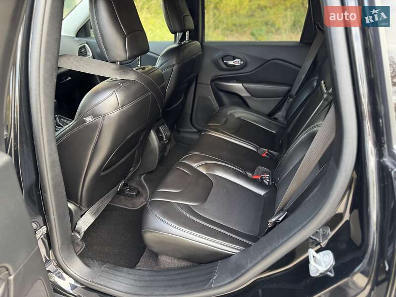 Внедорожник / Кроссовер Jeep Cherokee 2018 в Днепре фото 25 Внедорожник / Кроссовер Jeep Cherokee 2018 в Днепре