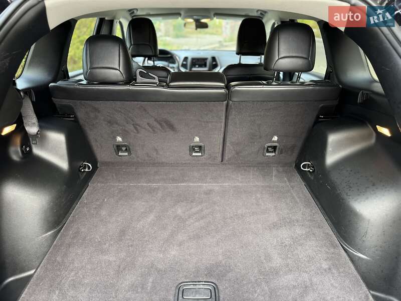 Внедорожник / Кроссовер Jeep Cherokee 2018 в Днепре фото 24 Внедорожник / Кроссовер Jeep Cherokee 2018 в Днепре