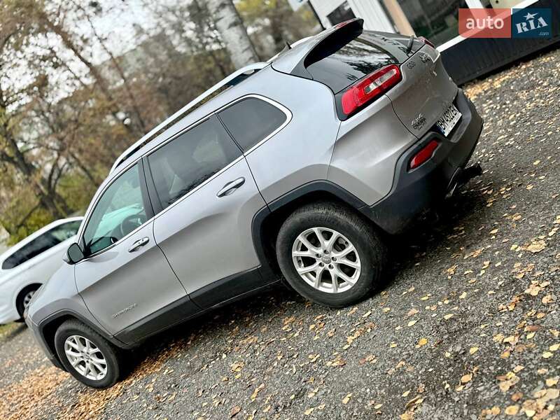 Внедорожник / Кроссовер Jeep Cherokee 2017 в Харькове
