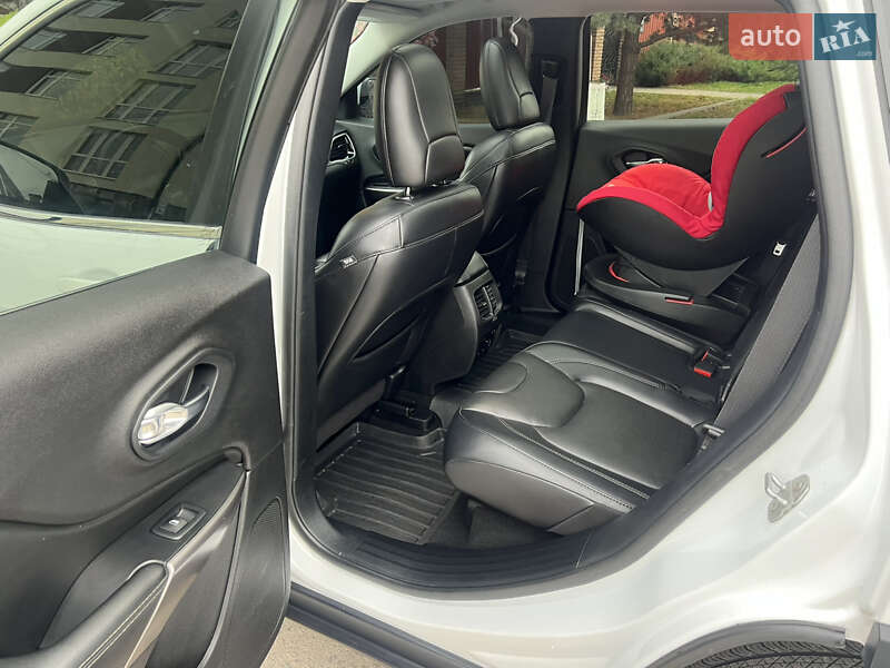 Позашляховик / Кросовер Jeep Cherokee 2020 в Броварах фото 13 Позашляховик / Кросовер Jeep Cherokee 2020 в Броварах