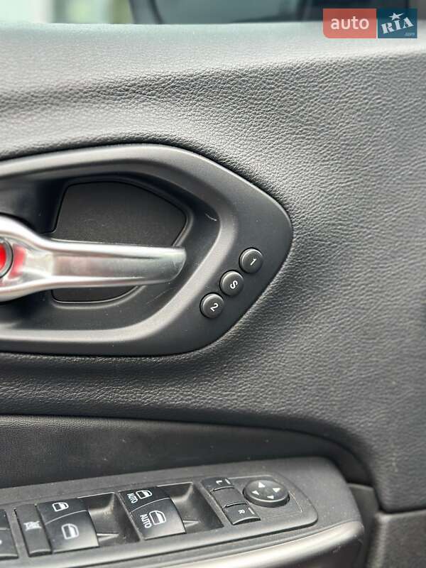 Внедорожник / Кроссовер Jeep Cherokee 2018 в Белогородке