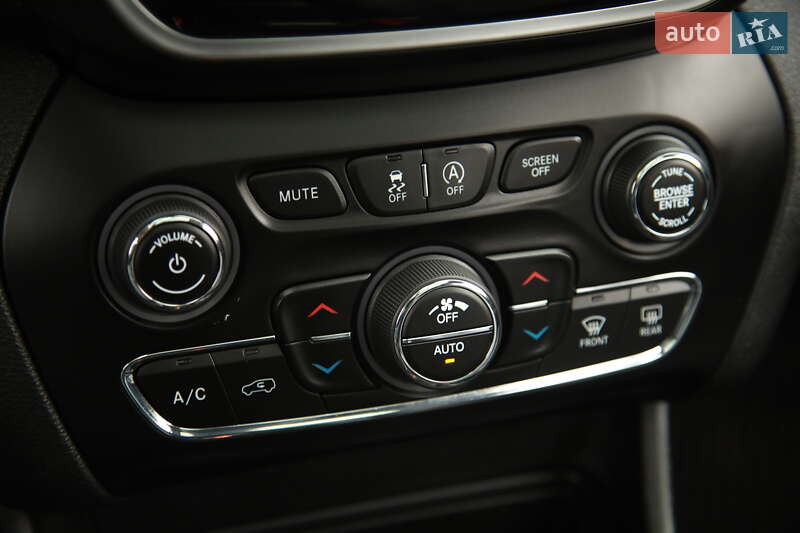 Внедорожник / Кроссовер Jeep Cherokee 2018 в Харькове фото 19 Внедорожник / Кроссовер Jeep Cherokee 2018 в Харькове