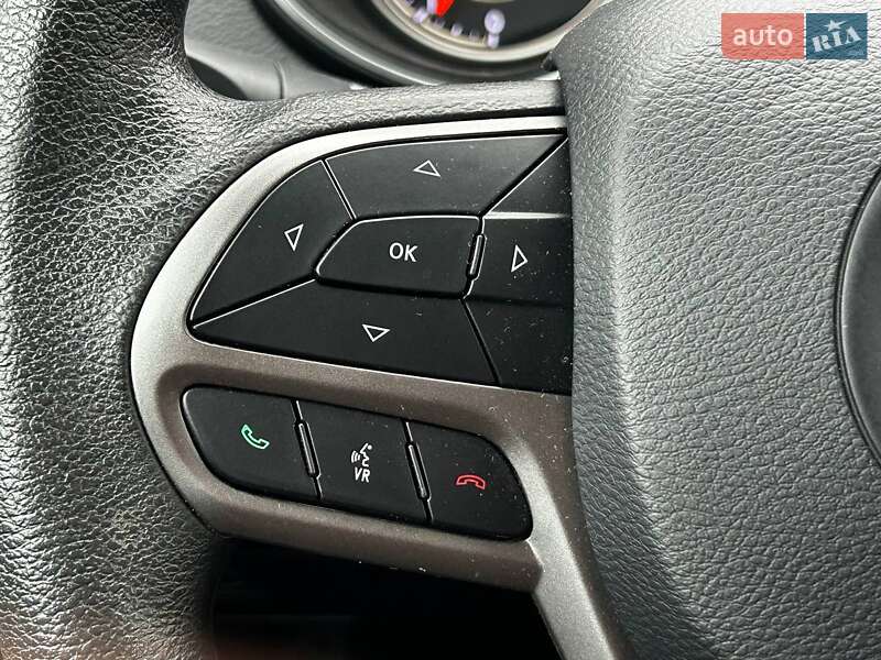 Внедорожник / Кроссовер Jeep Cherokee 2020 в Киеве