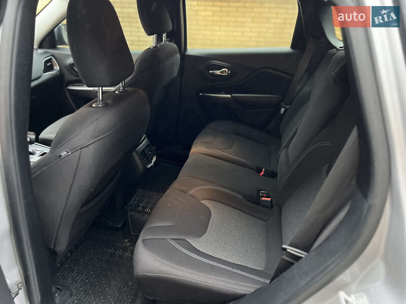 Внедорожник / Кроссовер Jeep Cherokee 2020 в Бердичеве