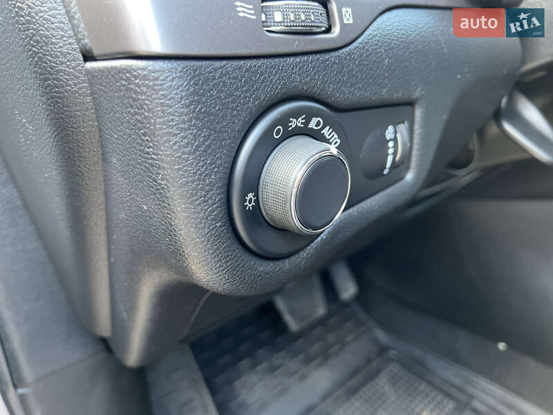 Внедорожник / Кроссовер Jeep Cherokee 2020 в Бердичеве