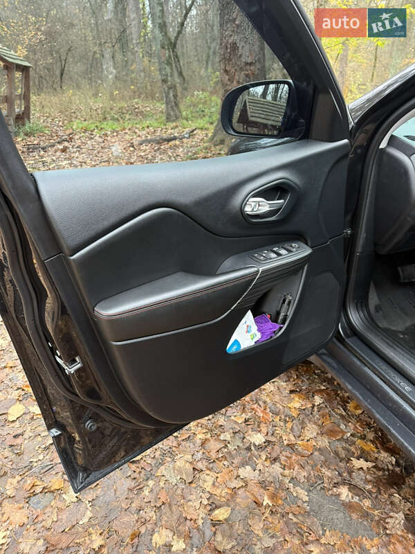 Внедорожник / Кроссовер Jeep Cherokee 2016 в Киеве фото 10 Внедорожник / Кроссовер Jeep Cherokee 2016 в Киеве