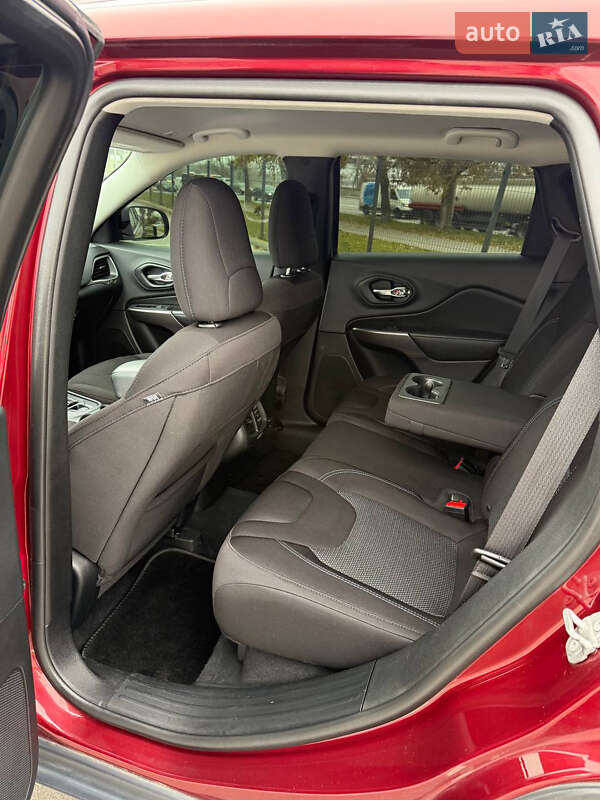 Внедорожник / Кроссовер Jeep Cherokee 2018 в Киеве