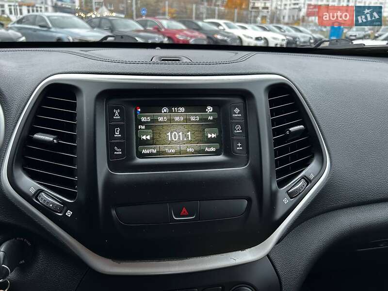 Позашляховик / Кросовер Jeep Cherokee 2015 в Києві