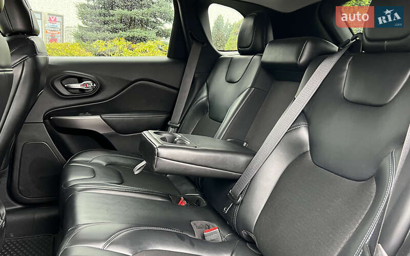 Позашляховик / Кросовер Jeep Cherokee 2019 в Львові