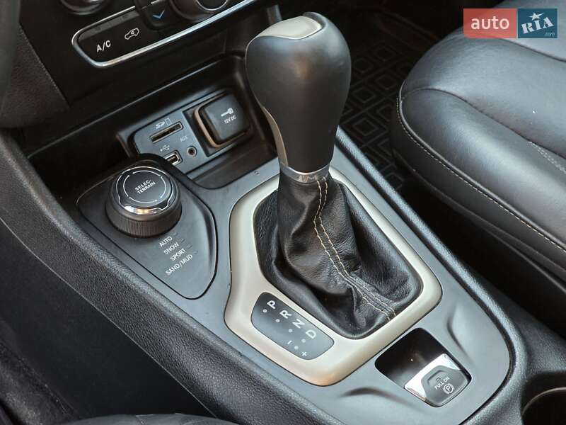 Позашляховик / Кросовер Jeep Cherokee 2015 в Рівному фото 39 Позашляховик / Кросовер Jeep Cherokee 2015 в Рівному