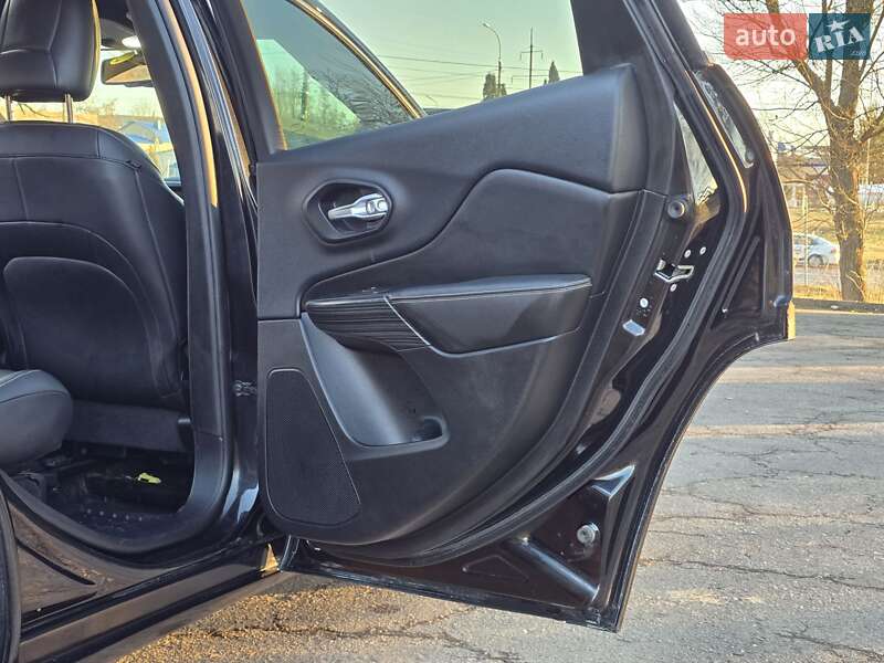 Позашляховик / Кросовер Jeep Cherokee 2015 в Рівному фото 54 Позашляховик / Кросовер Jeep Cherokee 2015 в Рівному