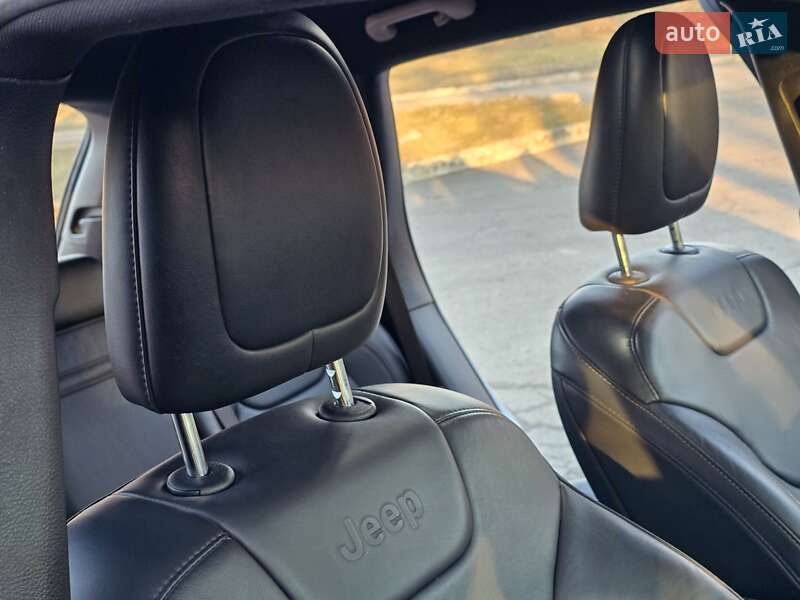 Позашляховик / Кросовер Jeep Cherokee 2015 в Рівному фото 58 Позашляховик / Кросовер Jeep Cherokee 2015 в Рівному