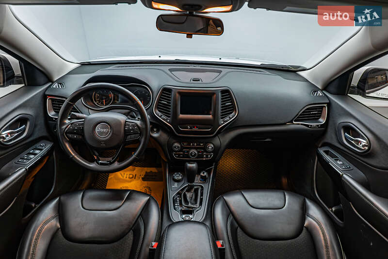 Внедорожник / Кроссовер Jeep Cherokee 2019 в Киеве фото 10 Внедорожник / Кроссовер Jeep Cherokee 2019 в Киеве