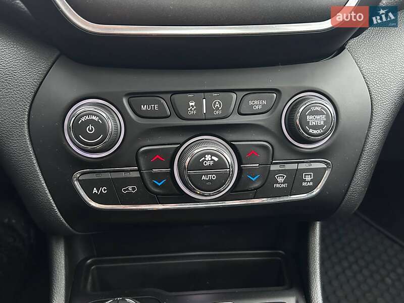 Внедорожник / Кроссовер Jeep Cherokee 2018 в Киеве