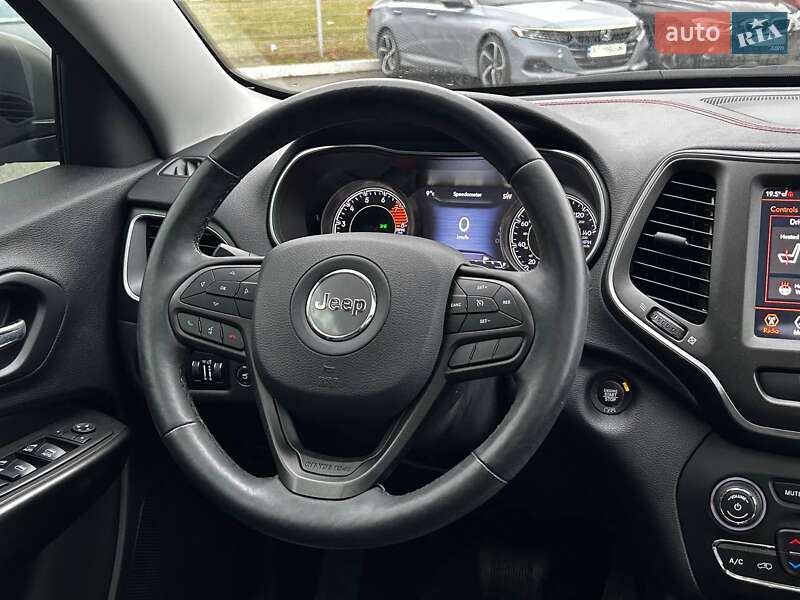 Внедорожник / Кроссовер Jeep Cherokee 2018 в Киеве