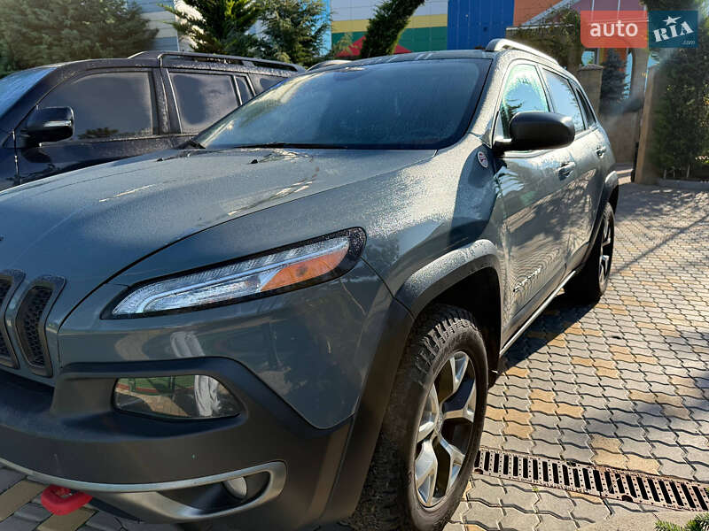 Внедорожник / Кроссовер Jeep Cherokee 2015 в Одессе