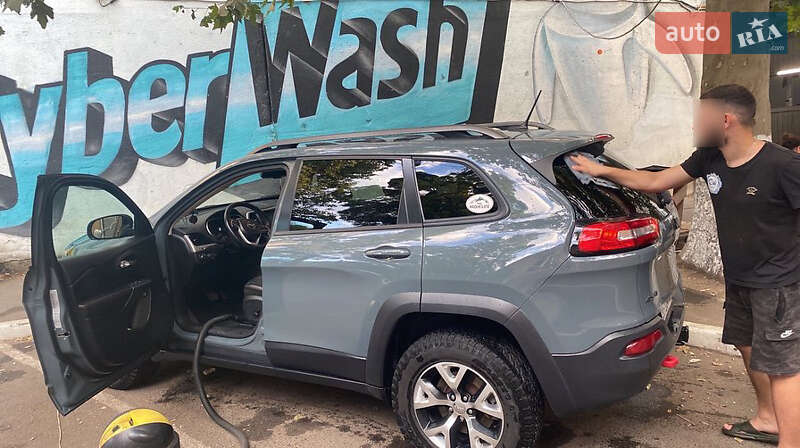 Внедорожник / Кроссовер Jeep Cherokee 2015 в Одессе