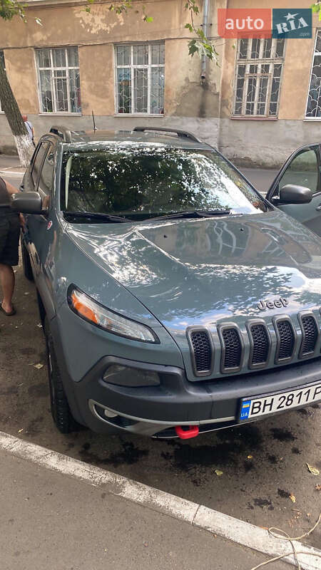 Внедорожник / Кроссовер Jeep Cherokee 2015 в Одессе