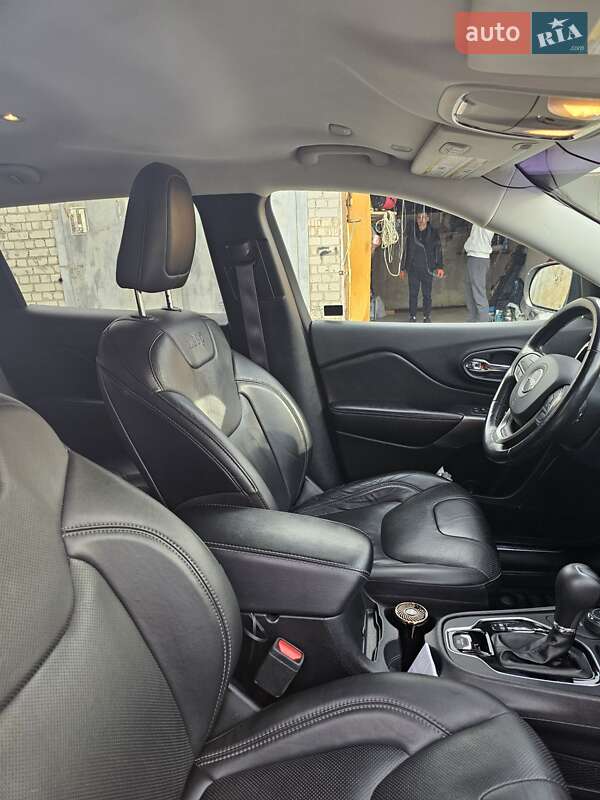 Позашляховик / Кросовер Jeep Cherokee 2019 в Житомирі фото 8 Позашляховик / Кросовер Jeep Cherokee 2019 в Житомирі
