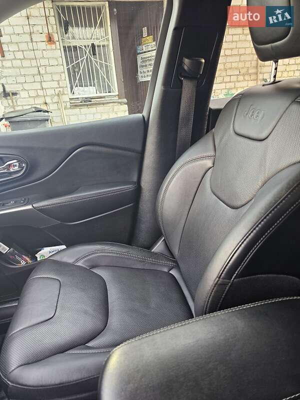 Позашляховик / Кросовер Jeep Cherokee 2019 в Житомирі фото 13 Позашляховик / Кросовер Jeep Cherokee 2019 в Житомирі