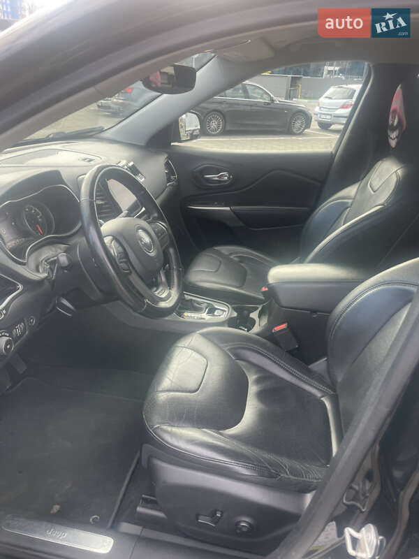 Внедорожник / Кроссовер Jeep Cherokee 2019 в Одессе фото 15 Внедорожник / Кроссовер Jeep Cherokee 2019 в Одессе