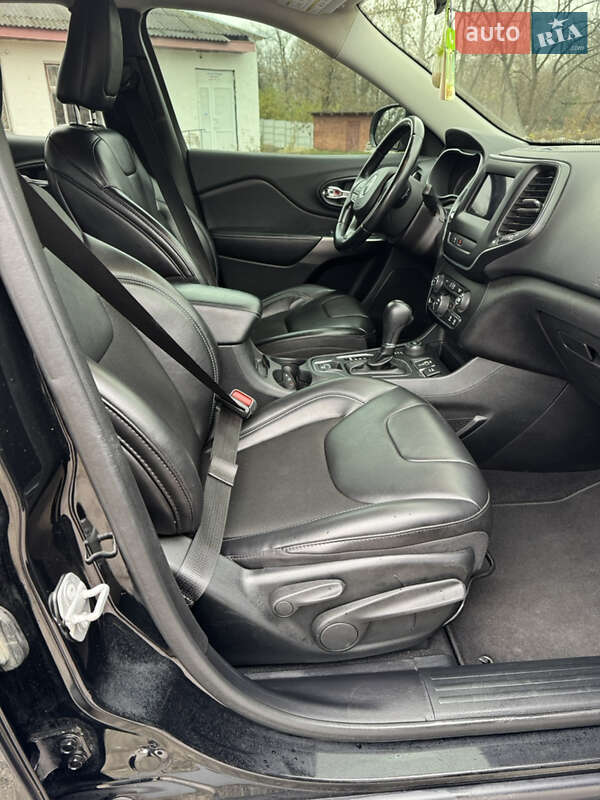 Внедорожник / Кроссовер Jeep Cherokee 2018 в Киеве