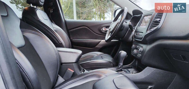 Позашляховик / Кросовер Jeep Cherokee 2018 в Львові