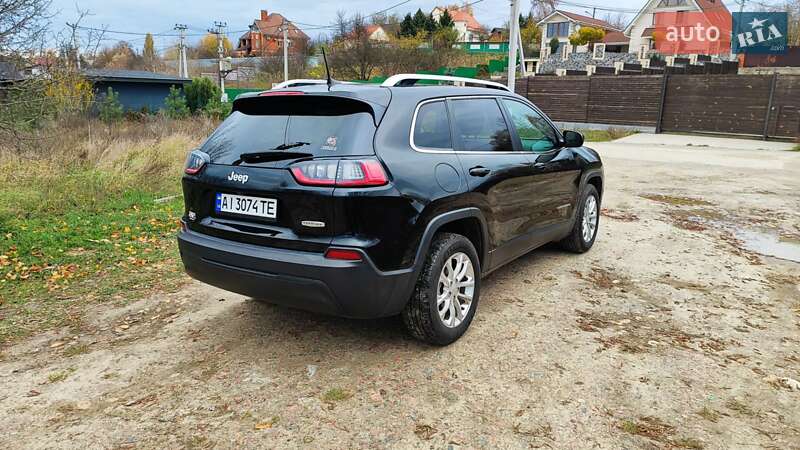 Внедорожник / Кроссовер Jeep Cherokee 2018 в Вишневом