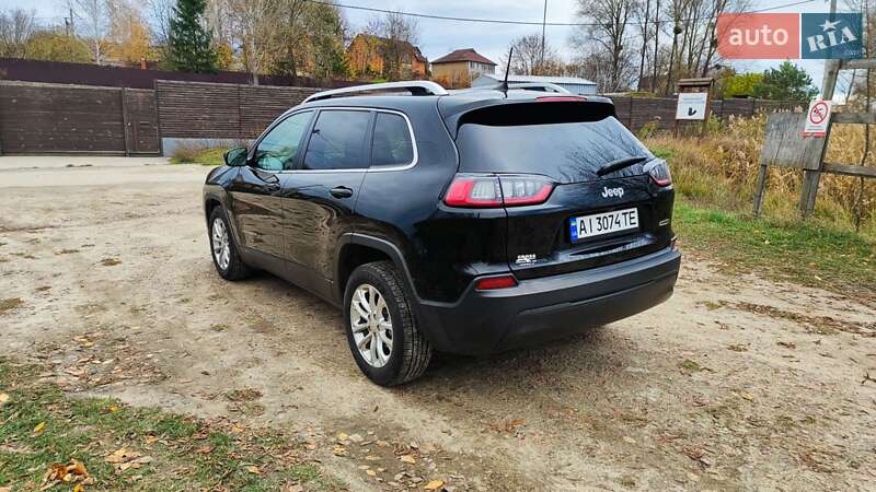 Внедорожник / Кроссовер Jeep Cherokee 2018 в Вишневом