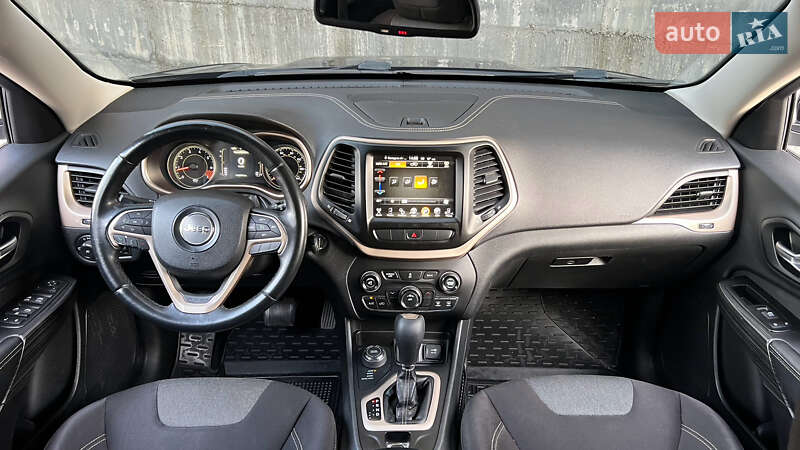 Внедорожник / Кроссовер Jeep Cherokee 2014 в Киеве