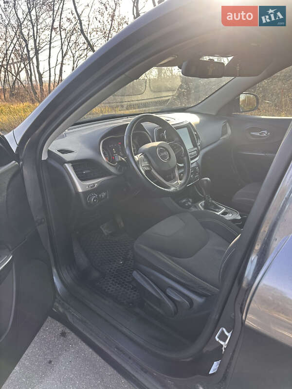 Позашляховик / Кросовер Jeep Cherokee 2014 в Хмельницькому