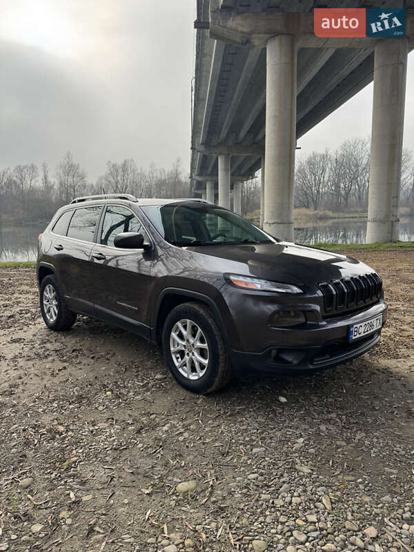 Внедорожник / Кроссовер Jeep Cherokee 2016 в Ивано-Франковске