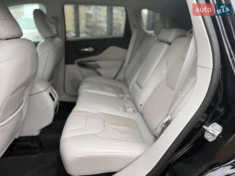 Внедорожник / Кроссовер Jeep Cherokee 2019 в Киеве фото 13 Внедорожник / Кроссовер Jeep Cherokee 2019 в Киеве