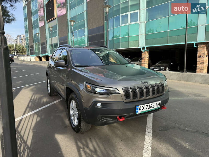 Внедорожник / Кроссовер Jeep Cherokee 2020 в Одессе