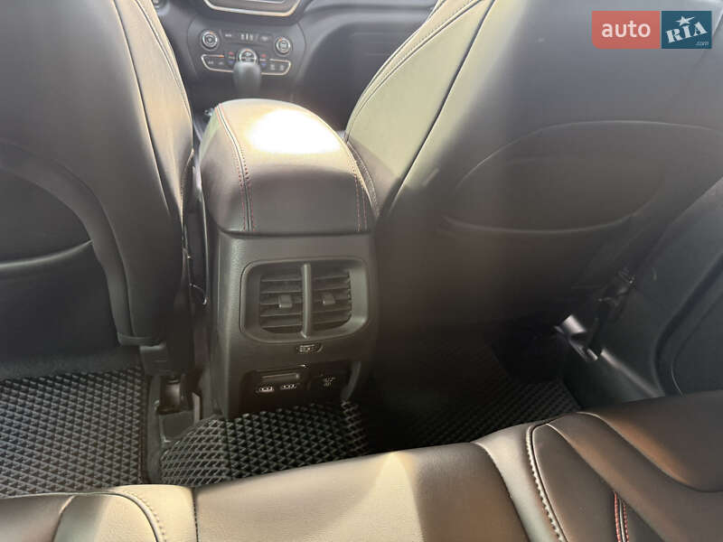 Внедорожник / Кроссовер Jeep Cherokee 2020 в Одессе