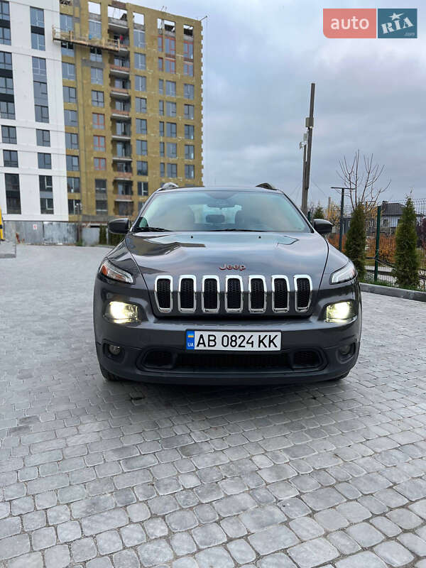 Внедорожник / Кроссовер Jeep Cherokee 2016 в Виннице