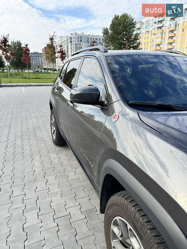 Внедорожник / Кроссовер Jeep Cherokee 2021 в Киеве фото 16 Внедорожник / Кроссовер Jeep Cherokee 2021 в Киеве