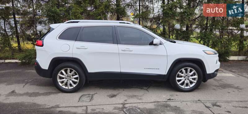 Внедорожник / Кроссовер Jeep Cherokee 2015 в Харькове