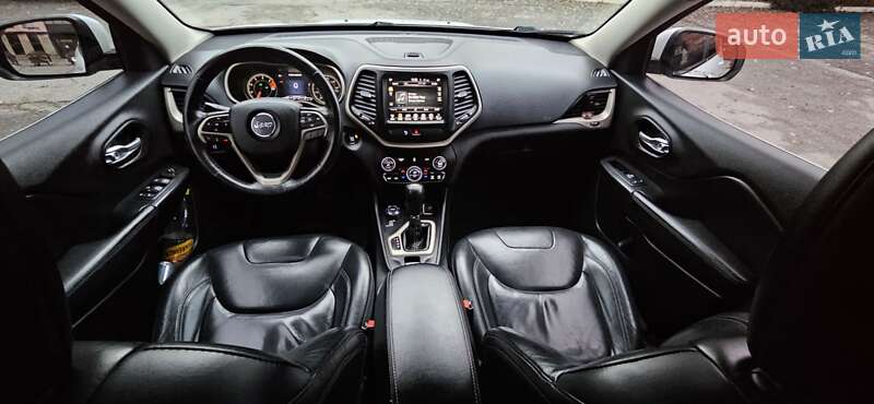 Внедорожник / Кроссовер Jeep Cherokee 2015 в Харькове