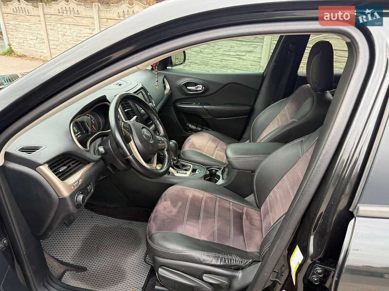 Внедорожник / Кроссовер Jeep Cherokee 2016 в Боярке