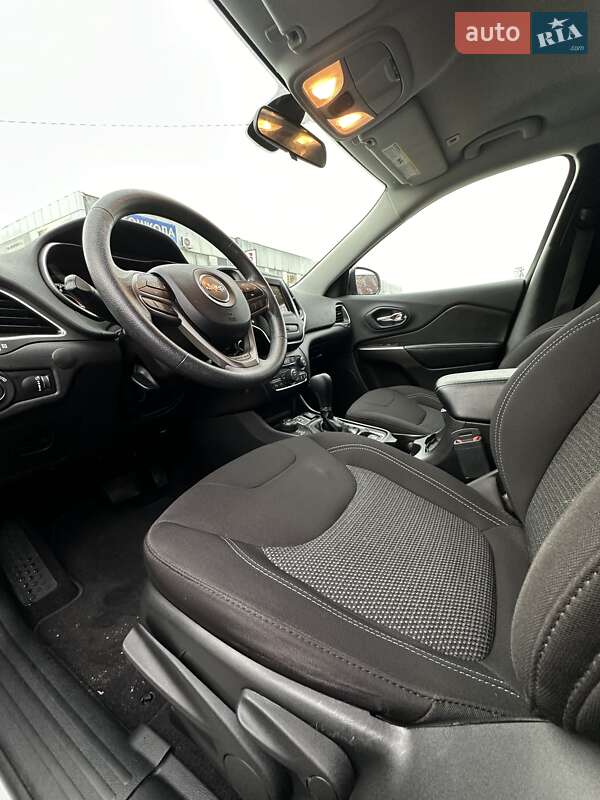 Внедорожник / Кроссовер Jeep Cherokee 2018 в Сумах фото 16 Внедорожник / Кроссовер Jeep Cherokee 2018 в Сумах